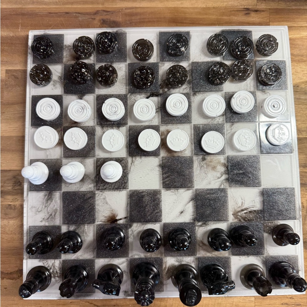 Chess Set - Picture 2 of 3